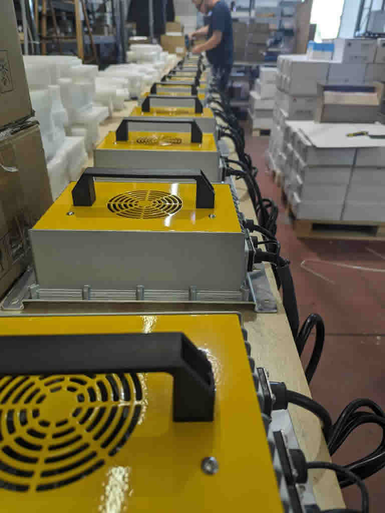 What is an Industrial Battery Charger: Components, Features, Types & Compliances